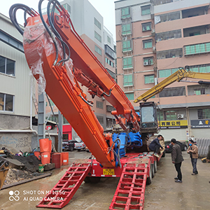 El brazo de hinca de pilotes de excavadora de 13,8 metros de largo y 45 a 50 toneladas tiene una profundidad de martillo de hinca de pilotes de 6 a 12 metros para Sy365