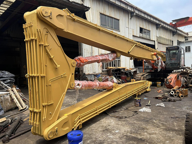 Why use excavators to modify building demolition machines?