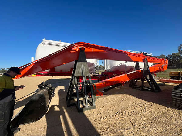 ZX360LCH 20M long arm with leveling bucket and removable bucket teeth