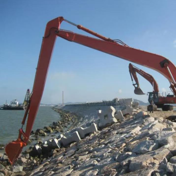 Brazo de largo alcance para ZX350. La solución perfecta para dragado de ríos y trabajos de cimentación. Directo de fábrica.