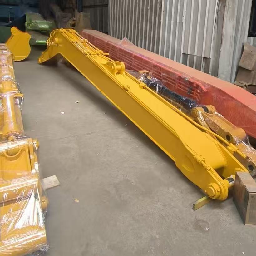 SY135 Excavadora de brazo de largo alcance de 12,8 m. Alta eficiencia y durabilidad para proyectos de dragado y construcción.