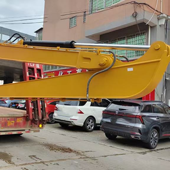 Brazo de largo alcance CAT326 – Diseñado para excavaciones de servicio pesado. Directo de fábrica.